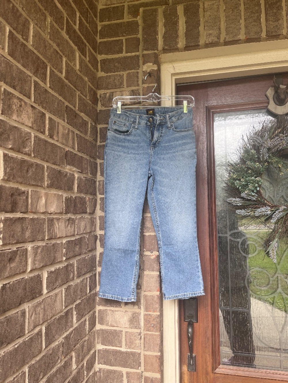Lee Cropped Jeans – Like New – 21” Inseam – Modern Fit